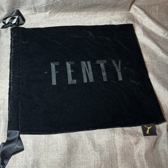 FENTY co-lab PUMA Velvet Dust Bag w/Satin Ribbon Drawstring - Picture 1 of 5